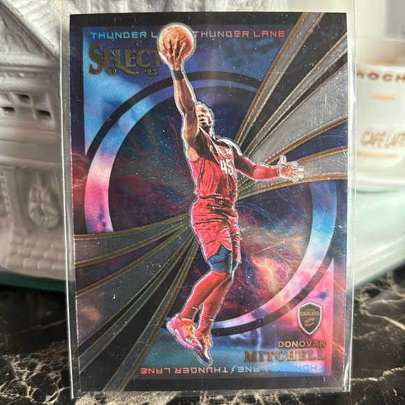 3 Donovan Mitchell Sport Cards - Picture 2 of 3